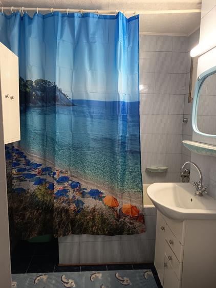 Ofer spre inchiriere apartament cu trei camere - 3