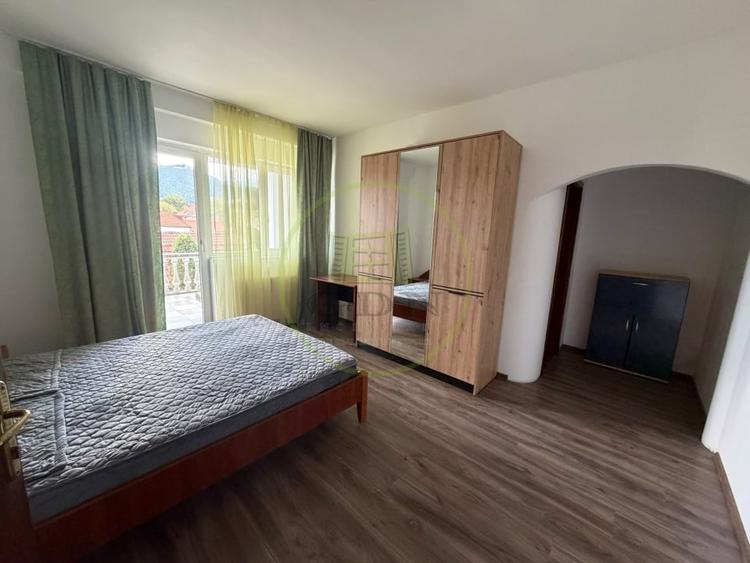 Apartament cu 4 camere decomandat, mobilat în Brașovul Vechi