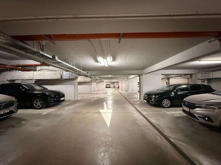 Apartament cu 3 camere decomandat în Regie
