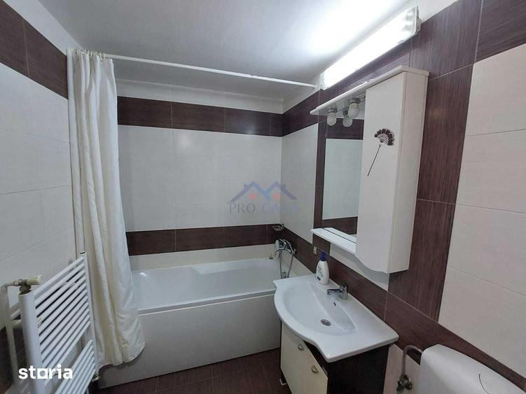 Apartament cu 3 camere decomandat în Cetate