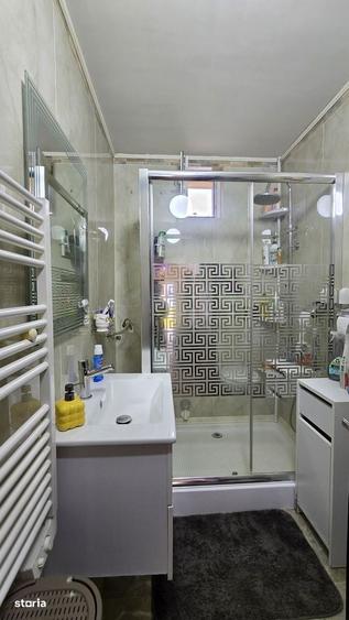 Casă cu 3 camere decomandat cu Teren 406 Mp în Central