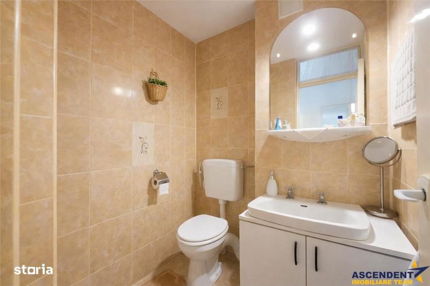 Apartament cu 3 camere decomandat, mobilat în Lenin