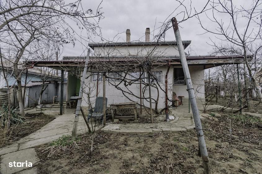 Casă cu 4 camere în Trușești