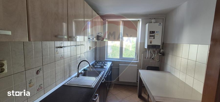 Apartament cu 2 camere decomandat, mobilat în Central
