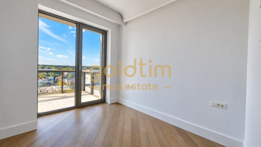 Apartament cu 4 camere semidecomandat, mobilat în Iancu Nicolae