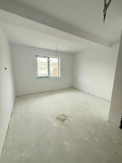Casă cu Teren 300 Mp în Braytim