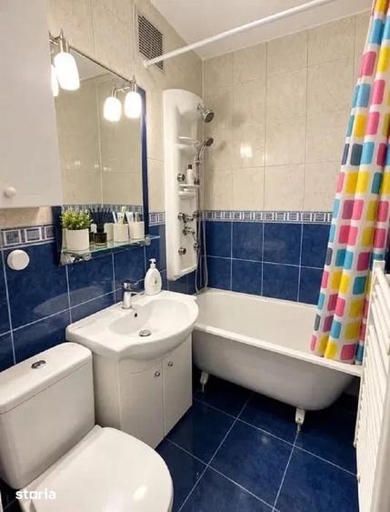 Apartament cu 3 camere semidecomandat în Florilor