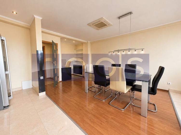 Apartament cu 4 camere decomandat în 1 Mai