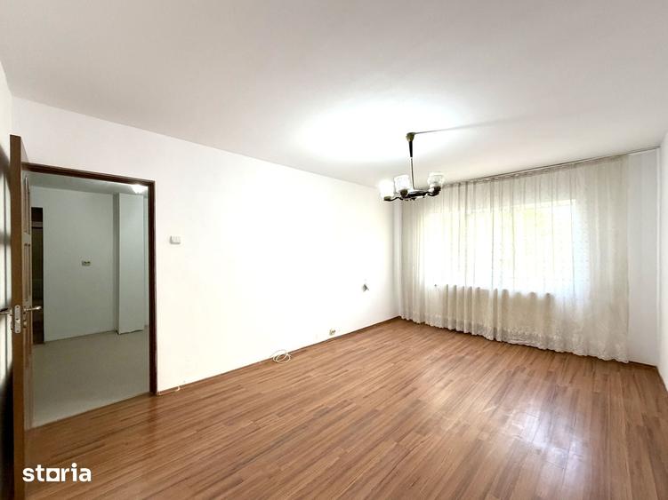 Apartament 3 camere 70 mp etaj 1 cu doua balcoane bloc izolat Bradet - 4