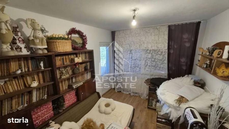 Apartament cu 4 camere decomandat în Rișca
