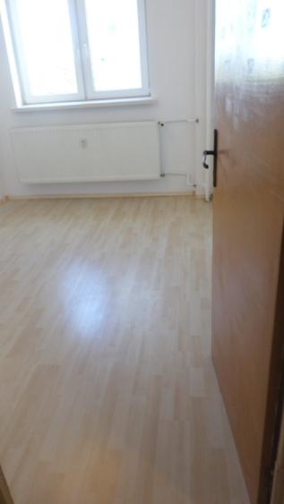 Apartament cu 4 camere decomandat în 13 Septembrie