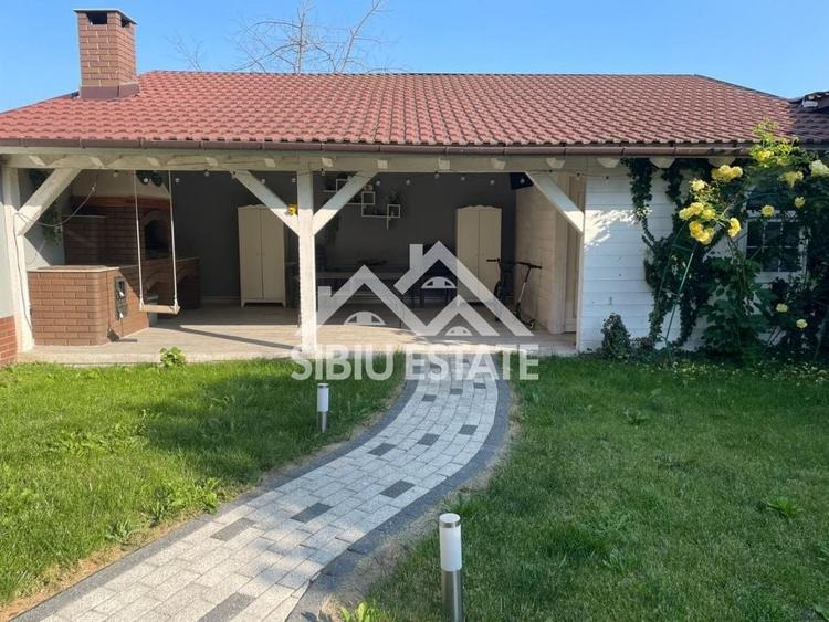 Casă individuală cu 4 camere cu Canalizare în Lupeni