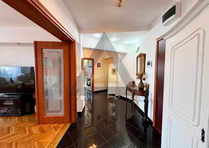 Apartament cu 3 camere decomandat, mobilat în P-ța Victoriei
