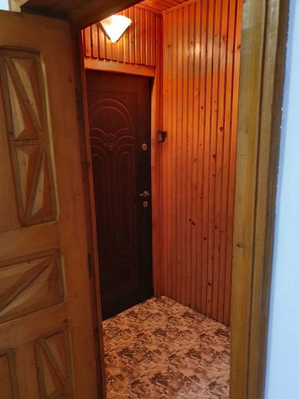 Apartament cu 3 camere decomandat în Uiești