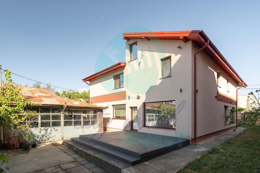 Casă individuală cu 5 camere cu Canalizare în Vitan