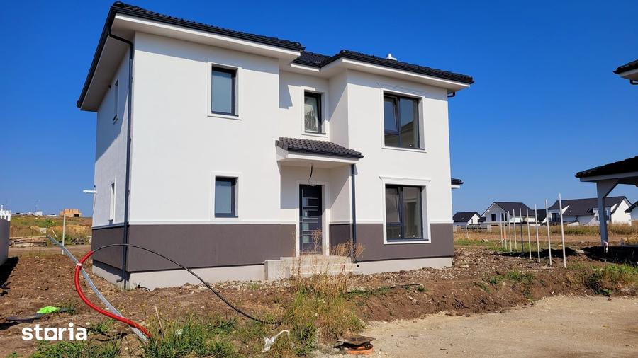 Casă cu 5 camere cu Teren 600 Mp în Șura Mică