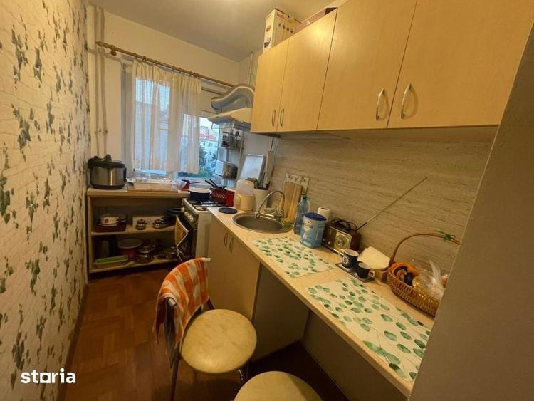 Apartament cu 3 camere în Craiovița Nouă