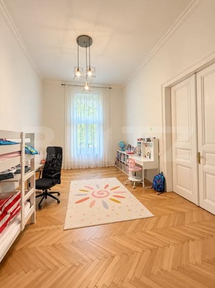 Apartament cu 4 camere circular, mobilat în Sinaia