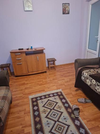 Apartament cu 2 camere semidecomandat, mobilat în Fetești-Gară