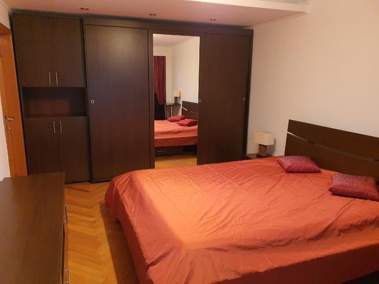 Apartament cu 3 camere semidecomandat, mobilat în Barbu Văcărescu