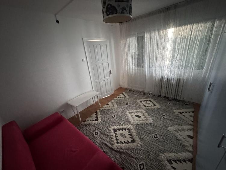 Apartament cu 2 camere nedecomandat în Primăverii