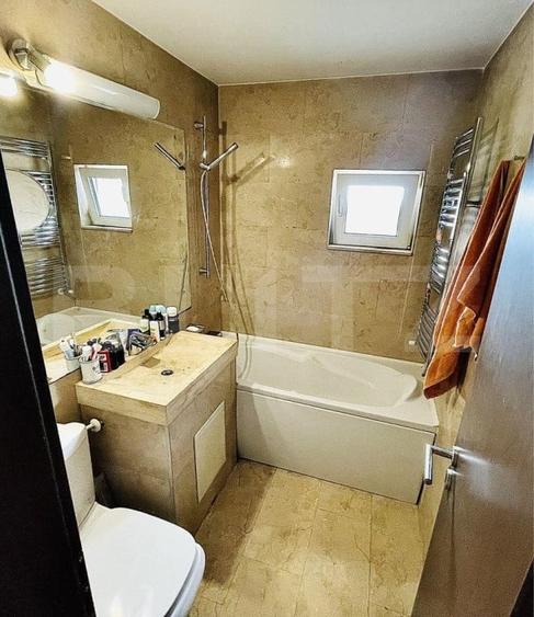 Apartament cu 2 camere semidecomandat, mobilat în Cetate