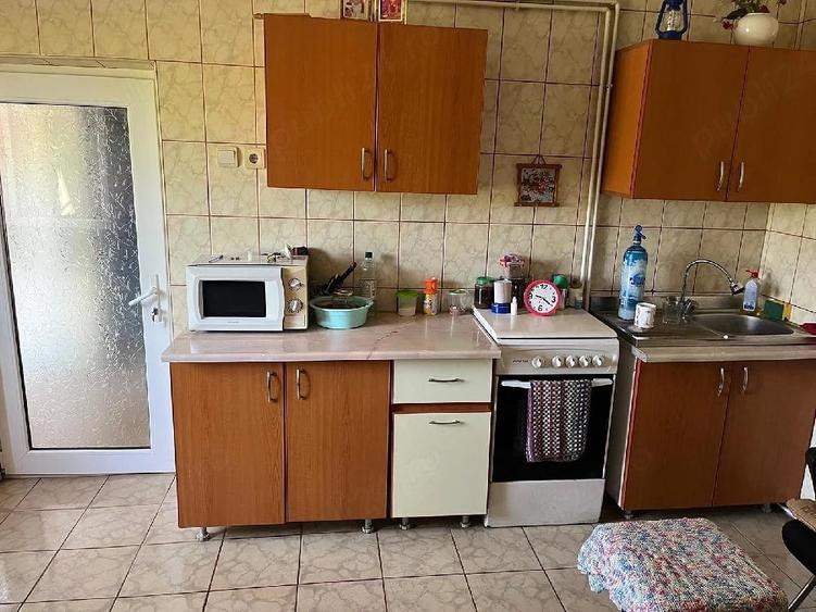 Casă cu 3 camere cu Teren 1800 Mp în Poarta Albă