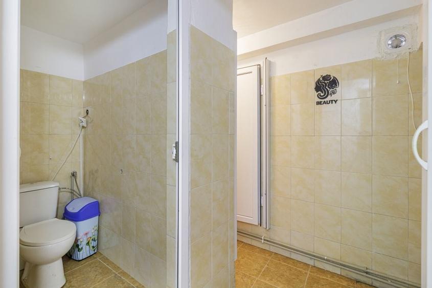 Spațiu comercial, de 190 mp, în Cernica