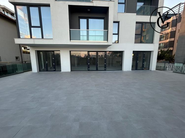 Spațiu comercial, de 116.09999847412 mp, în Mamaia-Sat