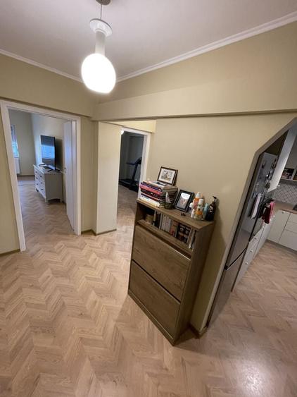 Piața Sf. Gheorghe | Decomandat | Renovat | Centrală proprie | Boxă 16 mp - 3
