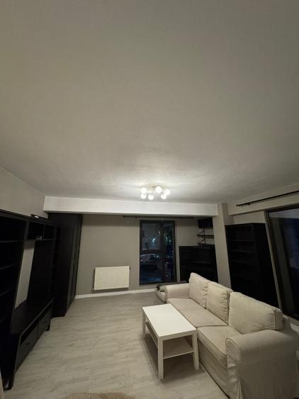 Apartament cu 2 camere decomandat în Roșu
