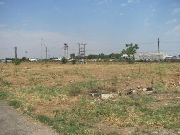 Teren Construcții intravilan de 14800 mp, în Central