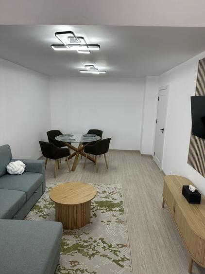 Apartament cu 2 camere decomandat, mobilat în Exterior Vest