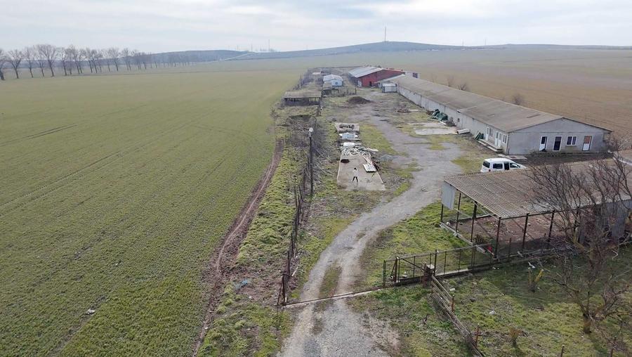 Teren de 4300 mp, în Sălcioara