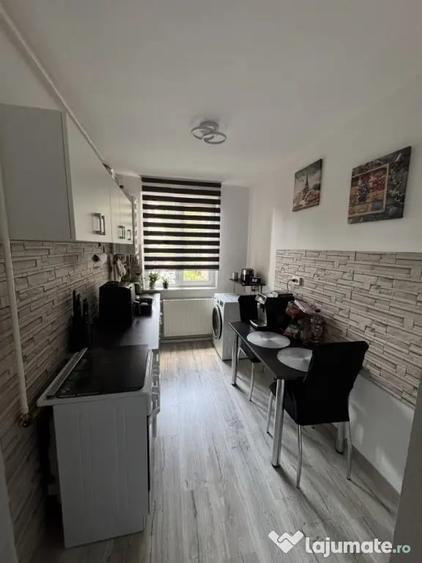 Apartament cu 2 camere semidecomandat în Vlahuță