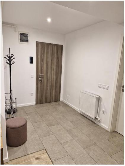 Apartament cu 3 camere decomandat în Tractorul