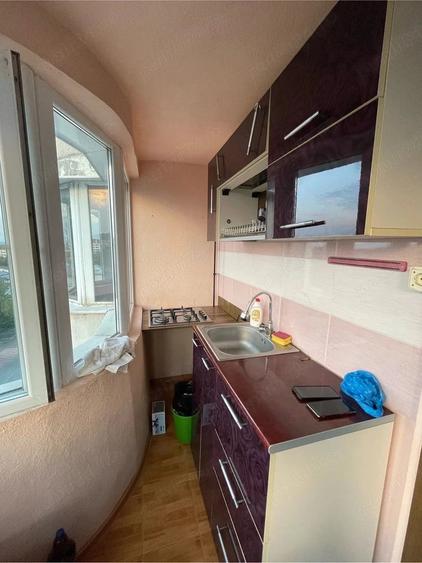 Apartament cu 3 camere decomandat în Piața Centrală