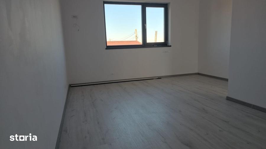Casă cu 4 camere cu Teren 320 Mp în Central