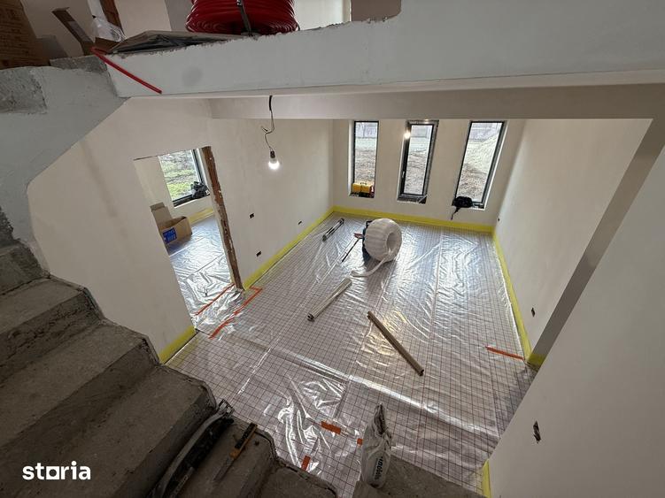 Casă cu 4 camere cu Teren 300 Mp în Central