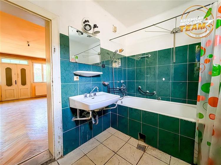 Casă individuală cu 3 camere cu Canalizare în Simeria