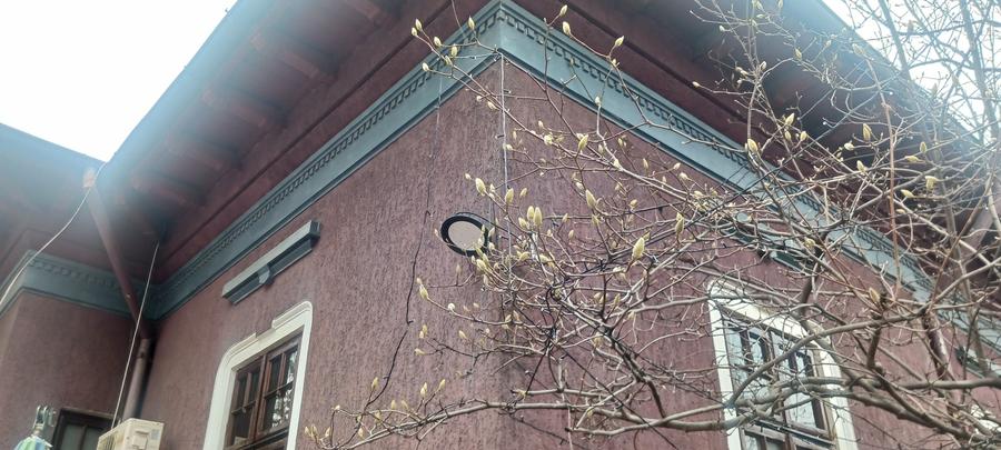 Casă individuală cu 5 camere cu Canalizare în Eminescu