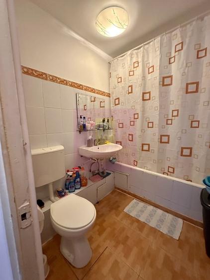 Apartament cu 3 camere decomandat în Rahova