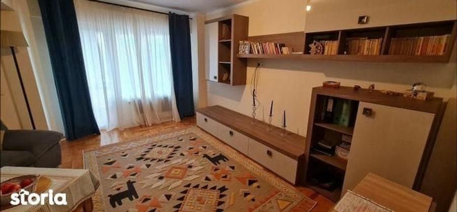 Apartament cu 3 camere decomandat în George Enescu