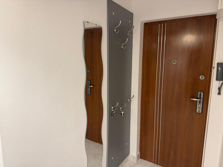 Apartament cu 2 camere semidecomandat în Brâncoveanu