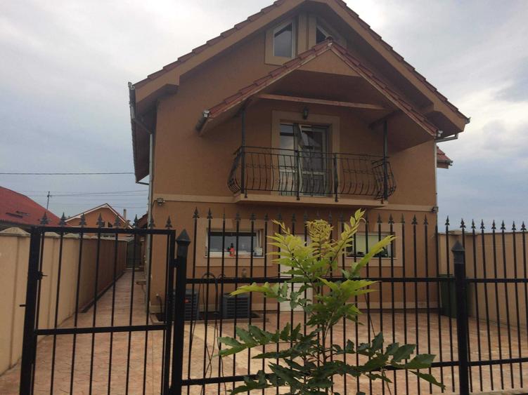 Casă cu 4 camere în Oșorhei