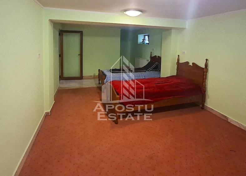 Casă cu 5 camere în Vladimirescu