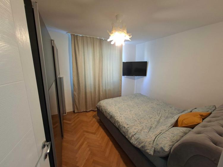 Apartament cu 3 camere semidecomandat în Basarab