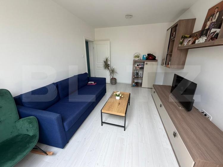 Apartament cu 3 camere decomandat, mobilat în Central