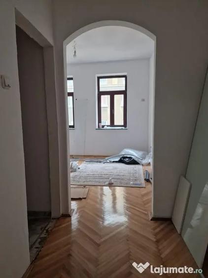 Spa?iu comercial de 1,000mp de vanzare in zona P-ta Un... - 8