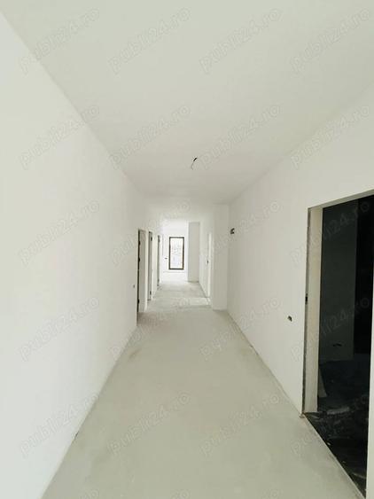 Apartament cu 4 camere decomandat în Central